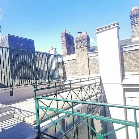 Ragnar Apartment